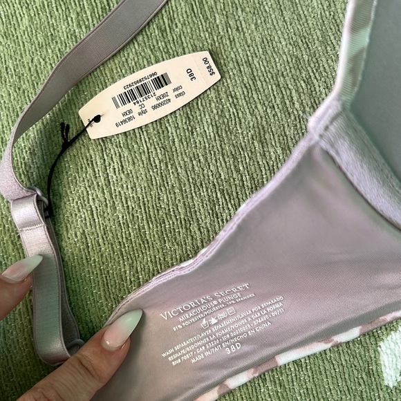 RARE sold out rhinestone 38D miraculous plunge Victoria’s Secret push up bra NWT - Picture 3 of 7